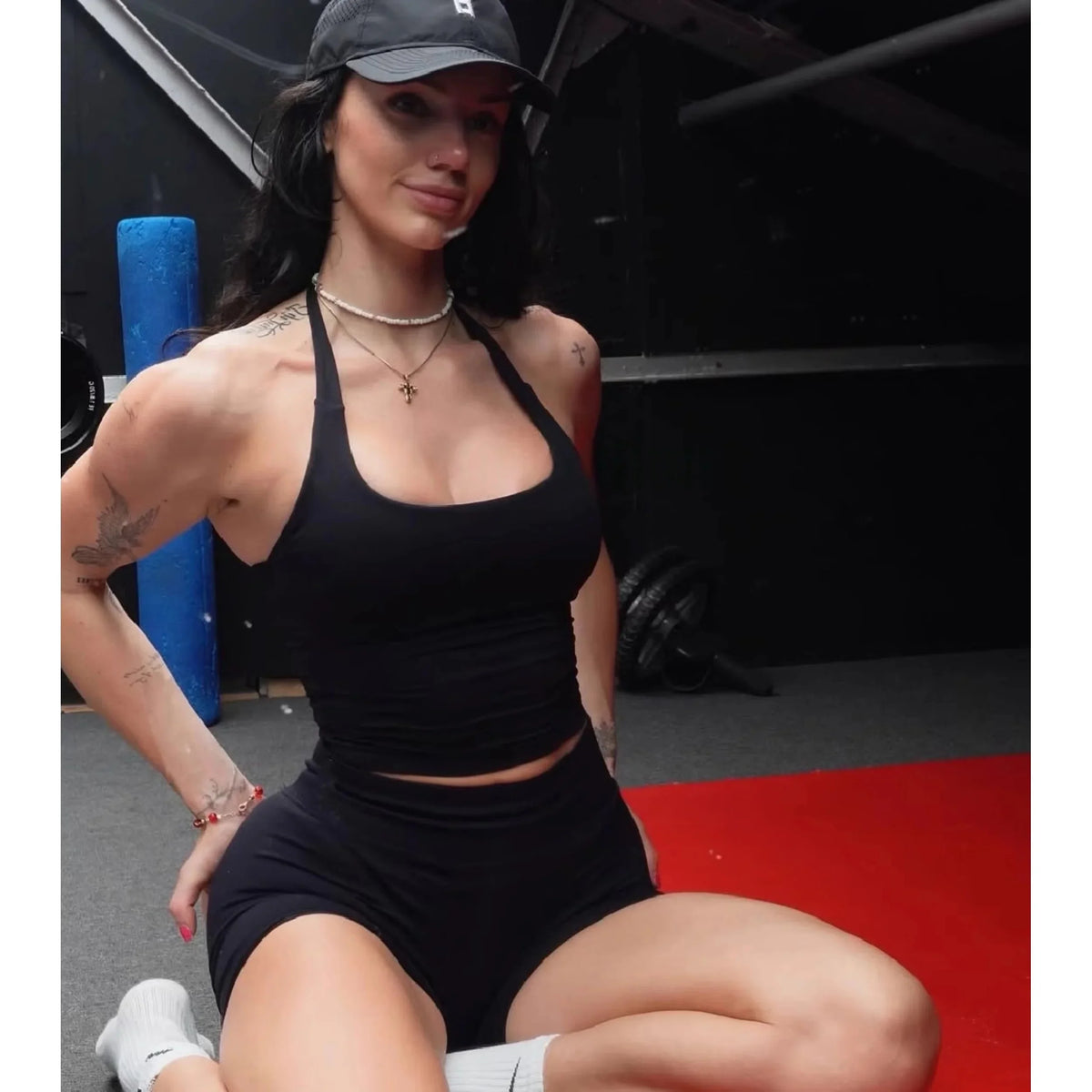 Seamless Halter Top Backless Longline Strappy Padded Sports Top Women Built-in Bra Removable Cups Activewear Yoga Tank Tops